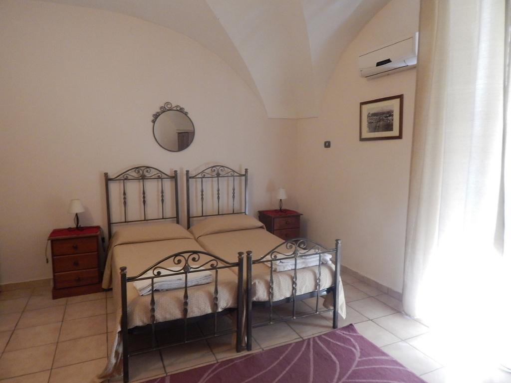 Albatro Rooms كاتانيا الغرفة الصورة